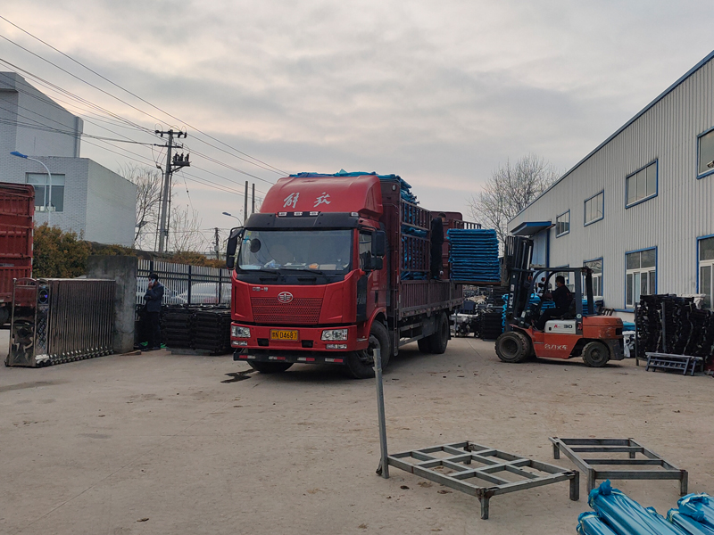 金用護欄2022年3月21日鋅鋼陽臺欄桿裝車發貨！