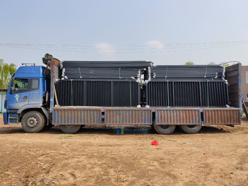 金用護欄2022年3月28日鋅鋼圍墻護欄裝車發貨！