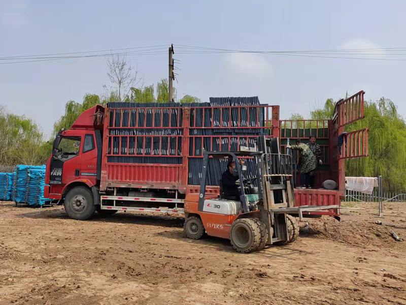 金用護欄2022年3月29日鋅鋼百葉窗裝車發貨！