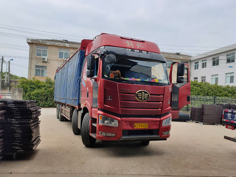 金用護欄2022年5月19日鋅鋼飄窗欄桿裝車發貨！