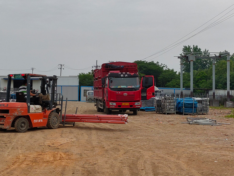 金用護欄2022年5月27日鋅鋼欄桿裝車發(fā)貨！