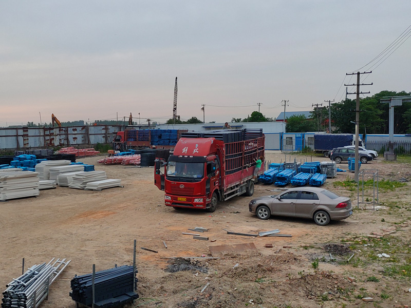 金用護欄2022年5月30日鋅鋼百葉窗裝車發貨！