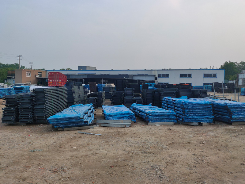 金用護欄2022年5月31日鋅鋼空調欄桿裝車發貨！