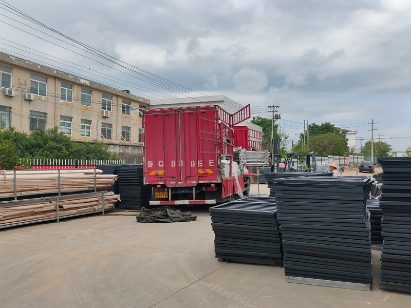 金用護(hù)欄2022年7月1日鋅鋼陽臺護(hù)欄裝車發(fā)貨！