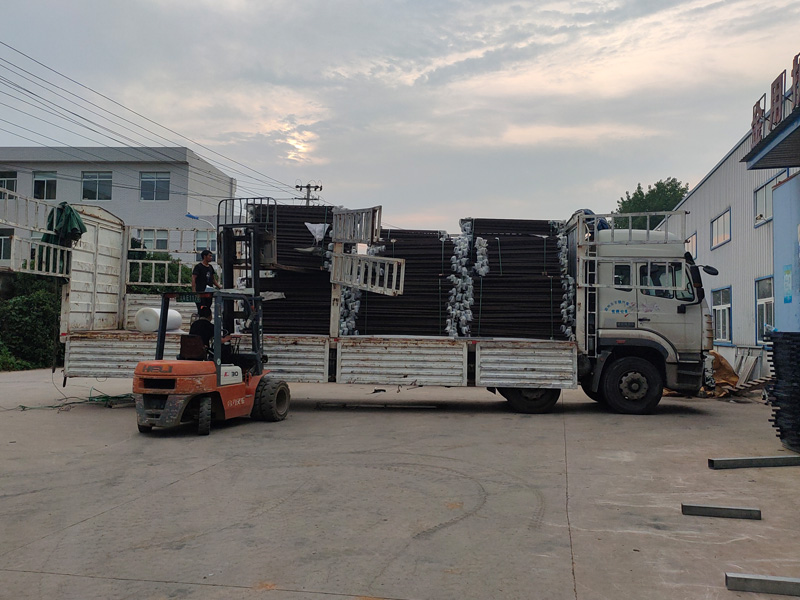 金用護欄2022年7月15日鋅鋼飄窗欄桿裝車發貨！