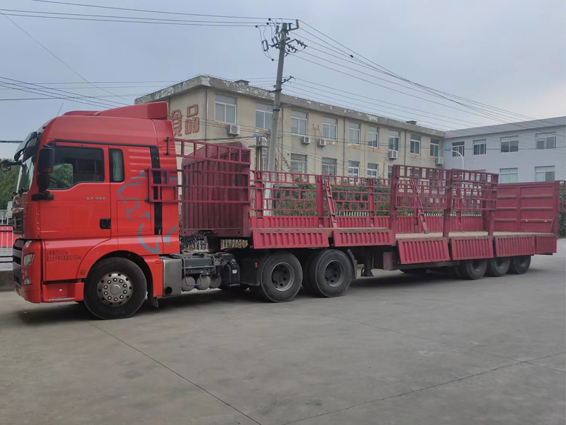 金用護(hù)欄2022年8月27日鋁合金百葉窗裝車發(fā)貨！