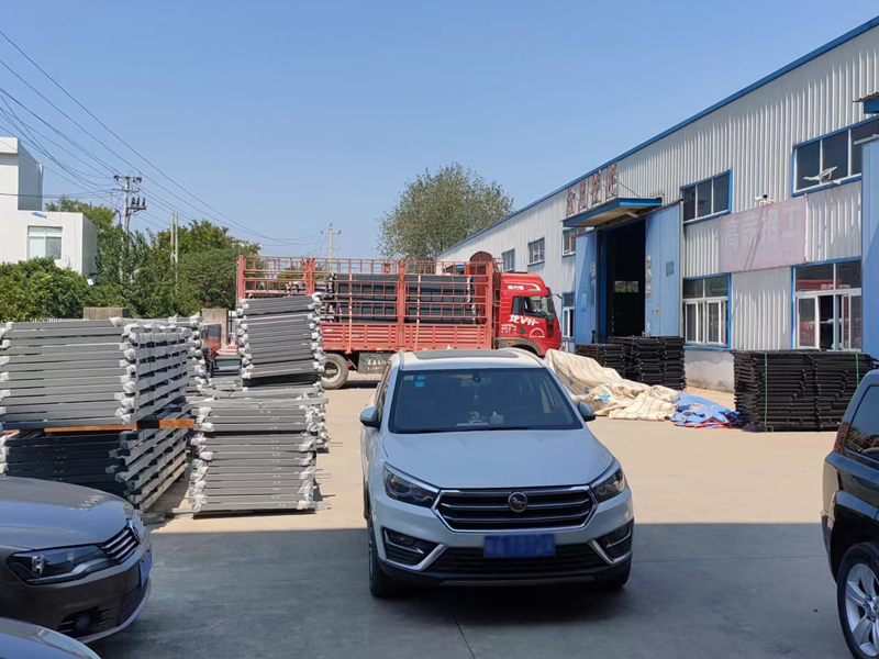 金用護(hù)欄2022年9月8日鋅鋼圍墻護(hù)欄裝車發(fā)貨！