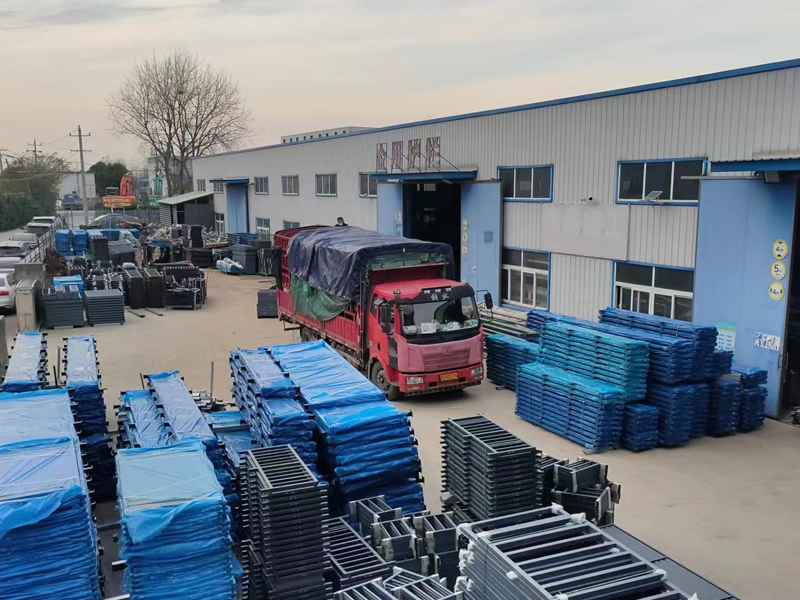 金用護欄2022年12月7日鋅鋼百葉窗裝車發(fā)貨！