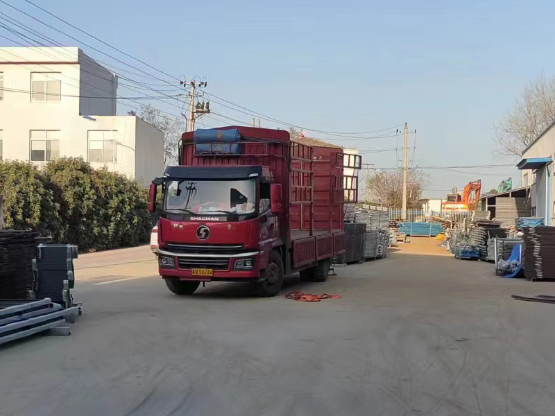 金用護欄2022年12月19日鋅鋼空調(diào)護欄裝車發(fā)貨！