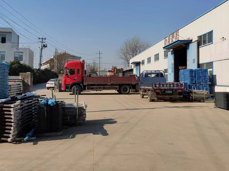 金用護欄2022年12月26日鋅鋼護窗欄桿裝車發貨！