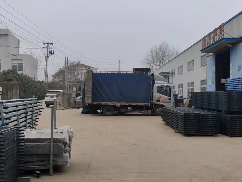 金用護欄2022年12月29日鋅鋼百葉窗裝車發(fā)貨！