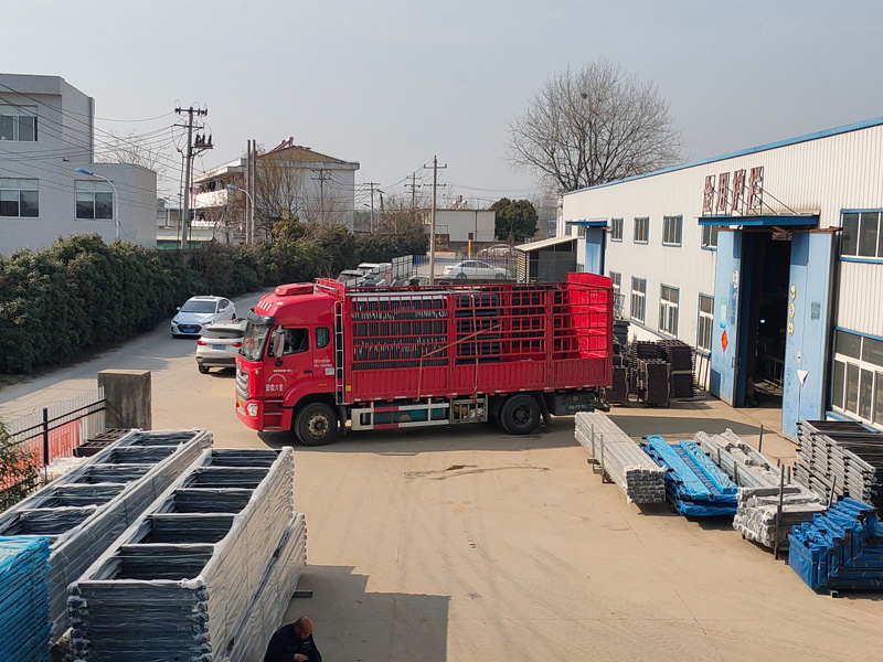 金用護欄2023年3月3日鋅鋼百葉窗裝車發貨！