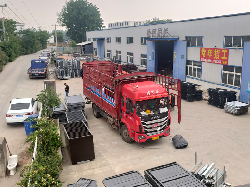 金用護欄2023年5月12日鋅鋼飄窗護欄裝車發貨！