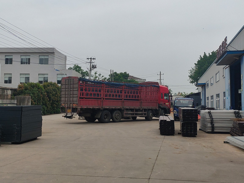 2023年6月1日鋅鋼飄窗護欄裝車發(fā)貨！