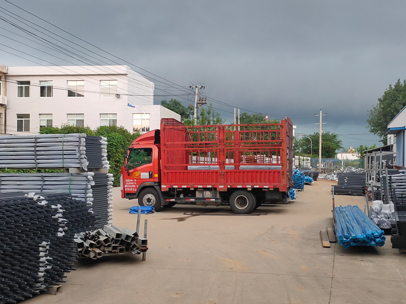 2023年7月22日鋅鋼組裝式護欄裝車發(fā)貨！