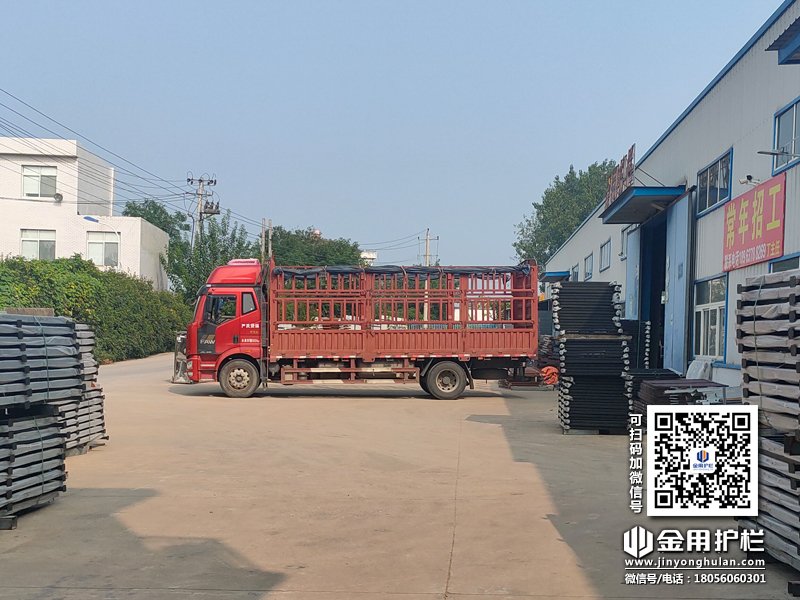 2023年8月19日鋅鋼百葉窗裝車發(fā)貨！