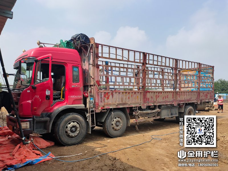 2023年9月27日鋅鋼百葉窗裝車發貨！