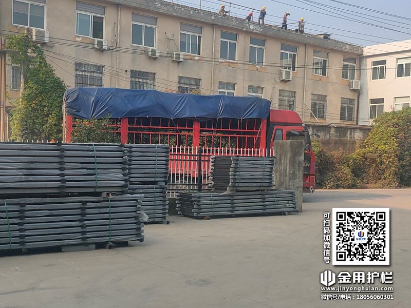 2023年10月19日鋅鋼百葉窗裝車發(fā)貨！