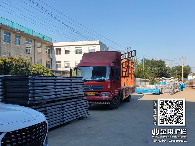2023年10月23日鋅鋼百葉窗裝車發(fā)貨！