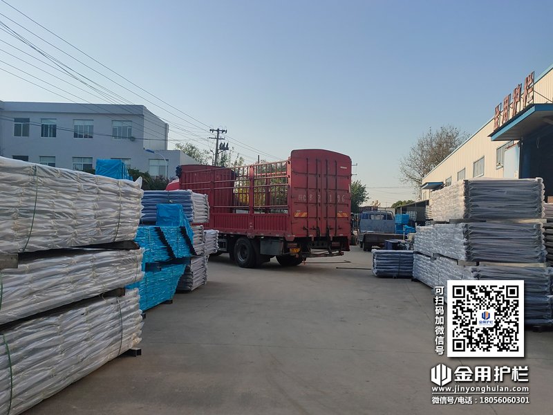 2023年11月7日鋅鋼陽臺護欄裝車發貨！