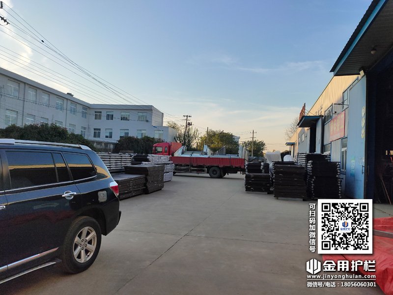 2023年11月18日鋅鋼護窗欄桿裝車發(fā)貨！