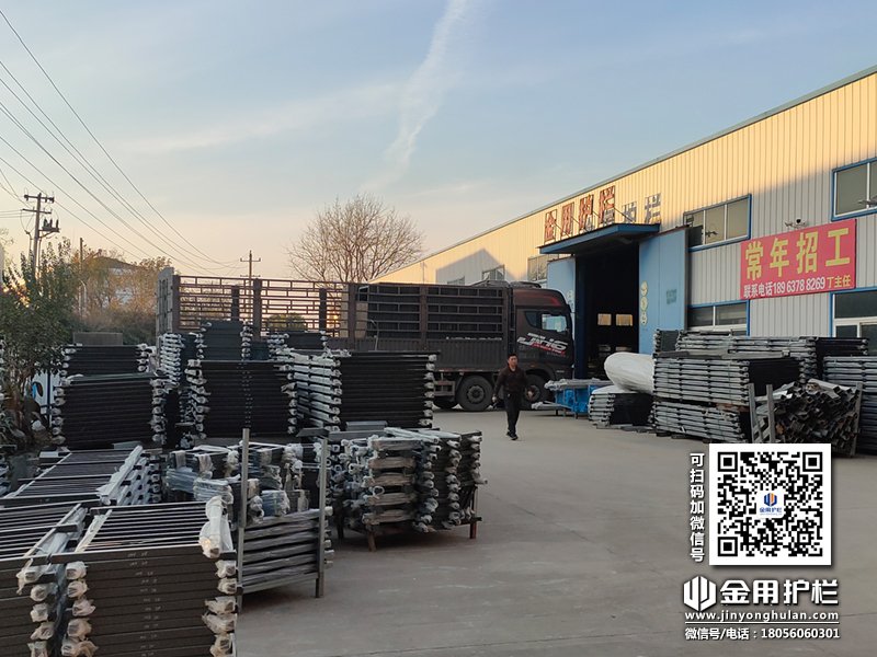 2023年12月7日鋅鋼百葉窗裝車發(fā)貨！