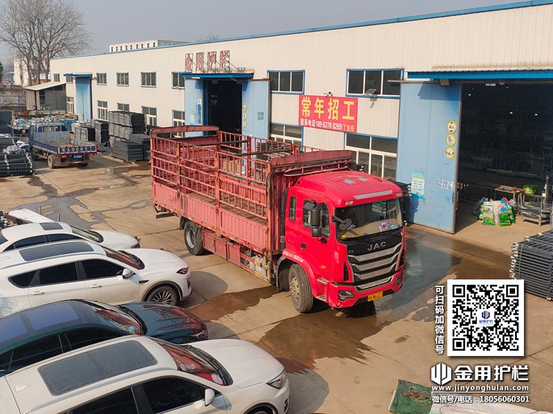 2023年12月20日鋅鋼百葉窗裝車發貨！