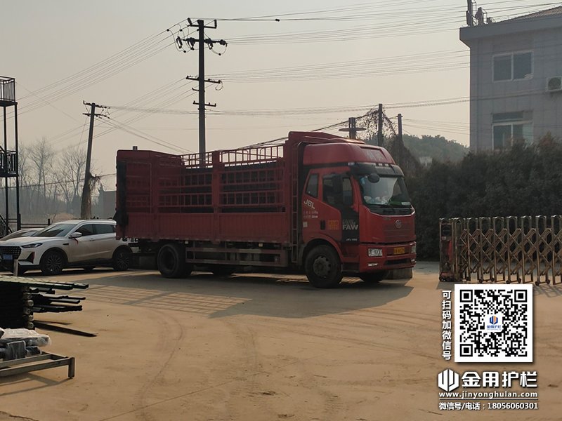 2023年12月28日鋅鋼圍墻護(hù)欄裝車(chē)發(fā)貨！