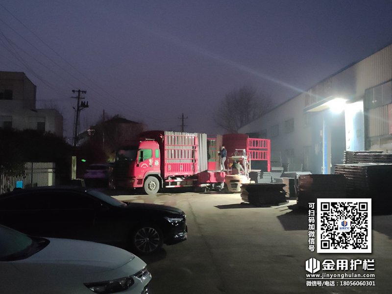 2024年1月5日鋅鋼百葉窗護欄發貨！