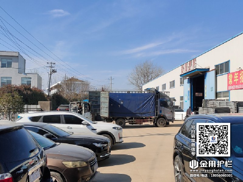 2024年1月17日鋅鋼圍墻護(hù)欄裝車發(fā)貨！