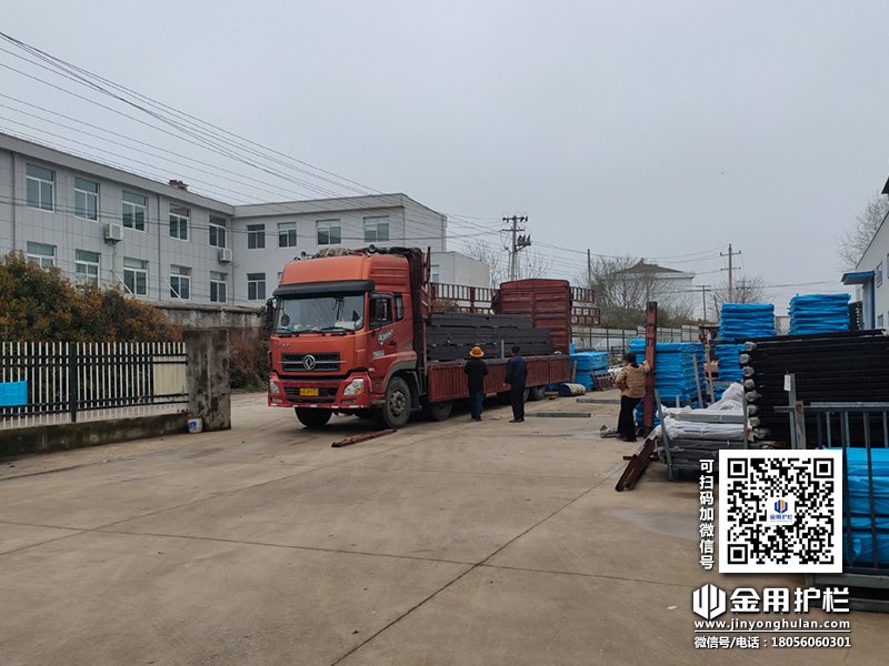 2024年3月30日鋅鋼圍墻護欄裝車發(fā)貨！
