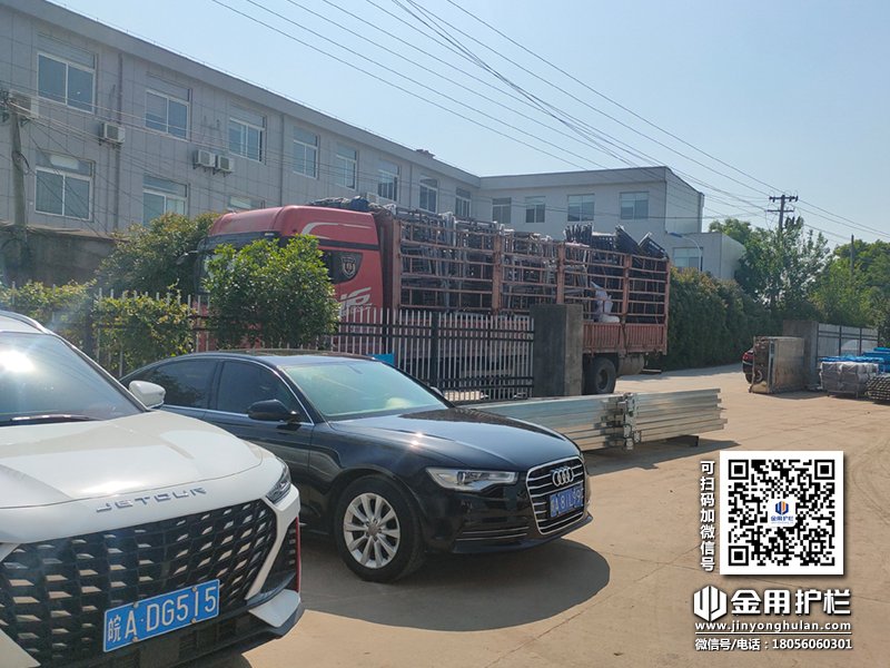 2024年5月7日鋅鋼空調護欄裝車發貨！