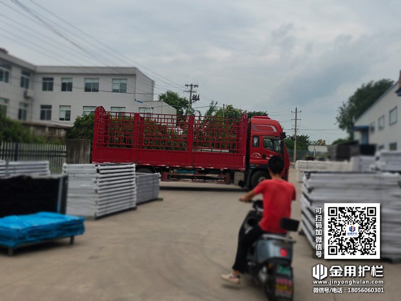 2024年7月9日鋅鋼百葉窗裝車發貨！