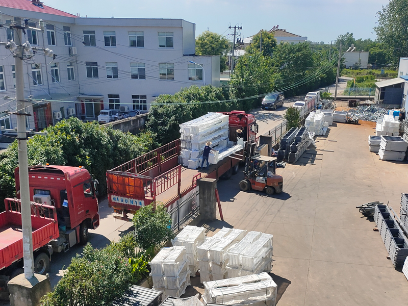 2024年7月31日鋅鋼護窗欄桿裝車發貨！