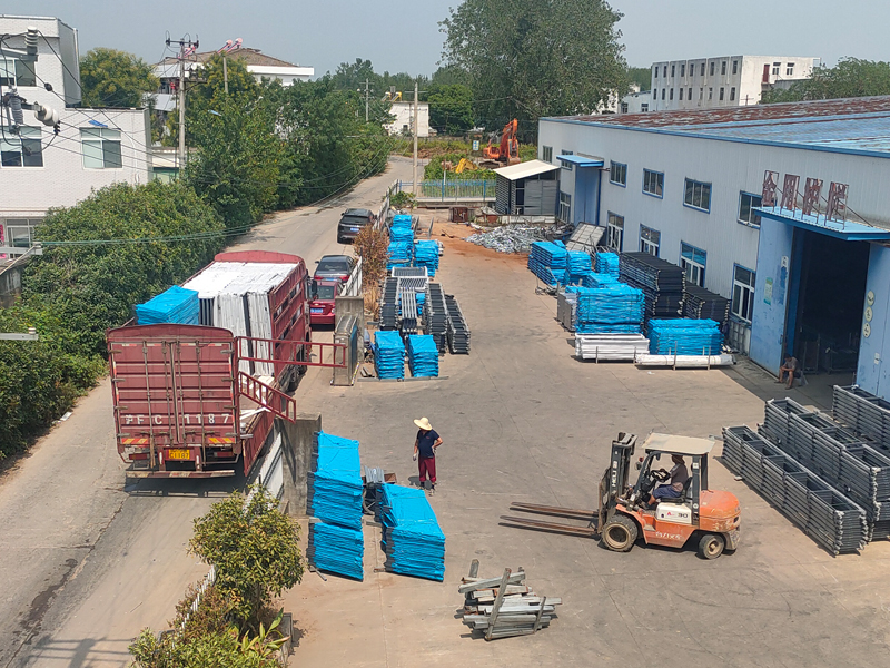 2024年8月13日鋅鋼樓梯欄桿裝車發(fā)貨！