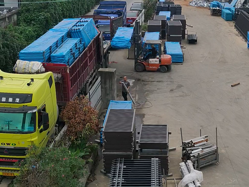 2024年9月24日鋅鋼陽臺護欄裝車發(fā)貨！