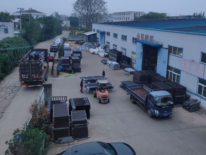 2024年10月17日鋅鋼圍墻護欄裝車發貨！