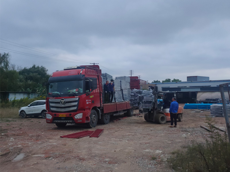 2024年10月18日鋅鋼飄窗欄桿裝車發(fā)貨！