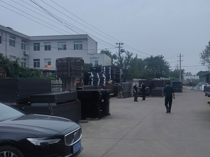 2024年10月19日鋅鋼圍墻護(hù)欄裝車發(fā)貨！