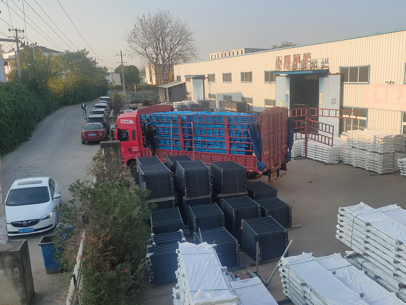 2024年11月13日鋅鋼樓梯欄桿扶手裝車發(fā)貨！