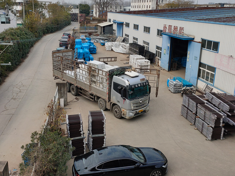 2024年12月9日鋅鋼空調欄桿裝車發(fā)貨！