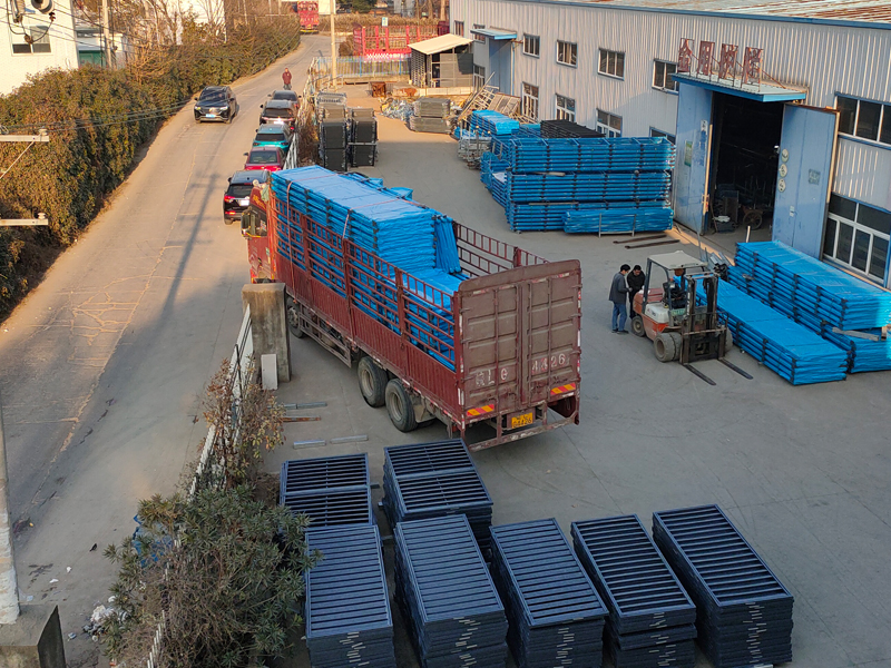 2024年12月27日鋅鋼陽(yáng)臺(tái)欄桿裝車發(fā)貨！