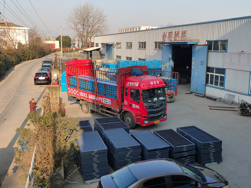 2024年12月27日鋅鋼陽臺護欄裝車發(fā)貨！