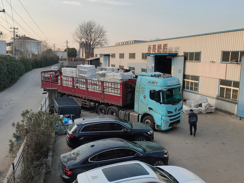 2025年2月23日鋅鋼空調(diào)欄桿裝車發(fā)貨！