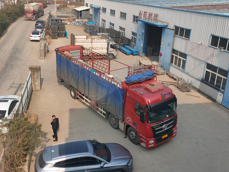 2025年2月28日鋅鋼組裝護(hù)欄裝車發(fā)貨！