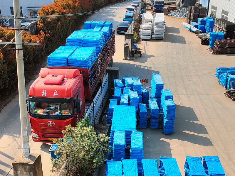 2025年4月7日鋅鋼護窗欄桿裝車發貨！