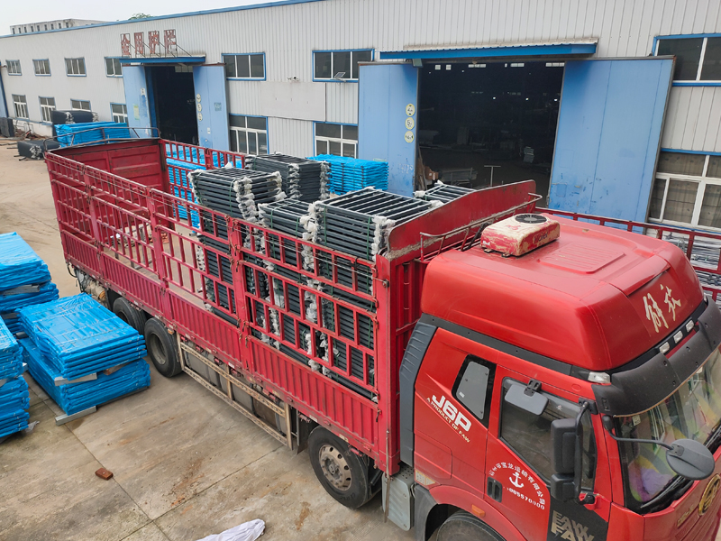 2025年6月13日鋅鋼飄窗欄桿裝車發貨！