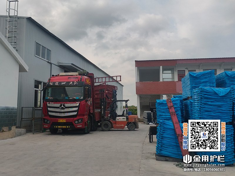 2025年8月7日鋅鋼護窗欄桿裝車發(fā)貨！