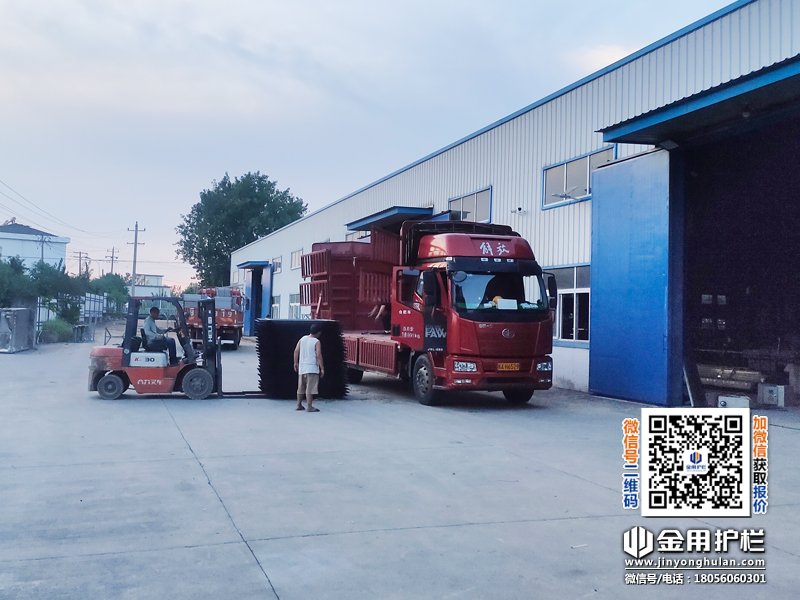 2025年8月22日鋅鋼圍墻護(hù)欄裝車發(fā)貨！