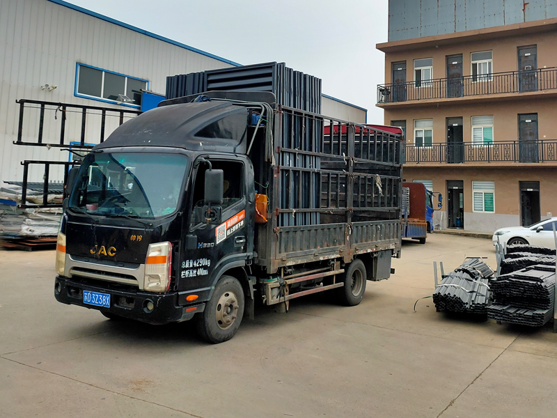 2025年9月19日鋅鋼百葉窗裝車發(fā)貨！